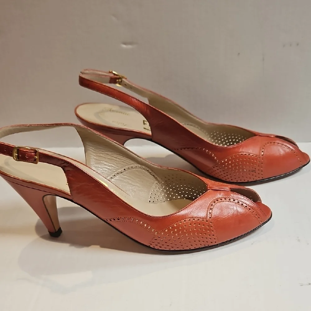 Salvatore Ferragamo Women's Rust Slingback Heels Size 7.5 AA - Picture 3 of 12